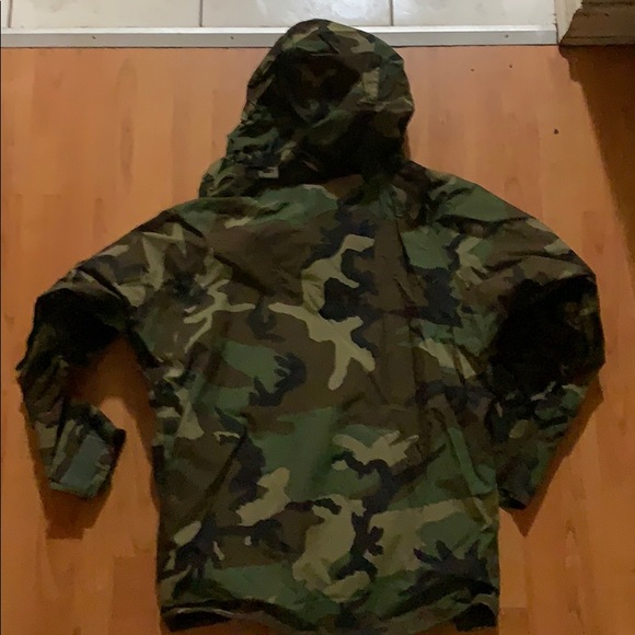 Authentic US ARMY ALL TERRAIN HOODED 3/4  camo jkt - Picture 8 of 8
